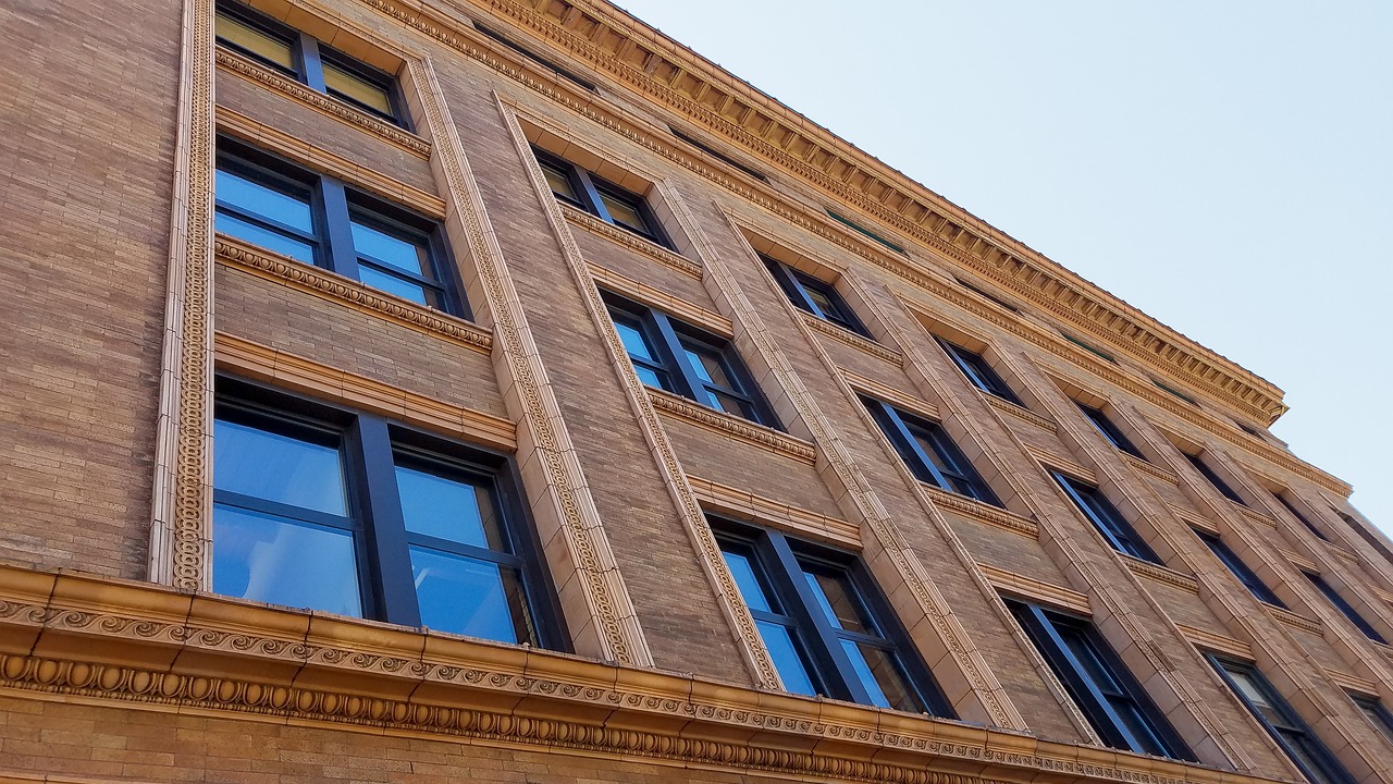 découvrez les différents types de structure d'entreprise, leurs avantages et inconvénients, ainsi que des conseils pour choisir l'organisation la mieux adaptée à vos besoins professionnels.
