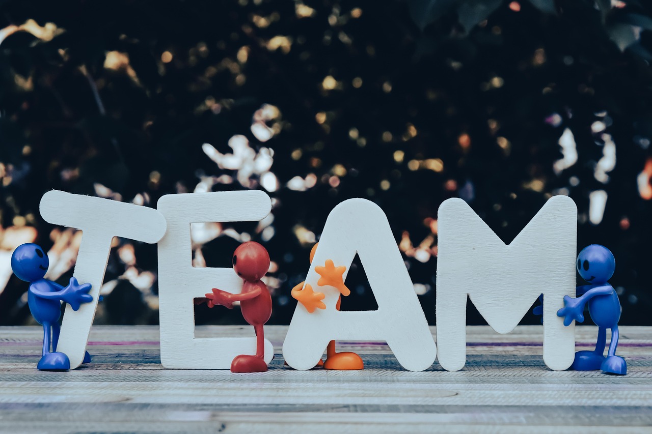découvrez des conseils pratiques, stratégies et astuces pour renforcer la motivation de votre équipe, améliorer la cohésion et booster la performance collective au sein de votre entreprise.